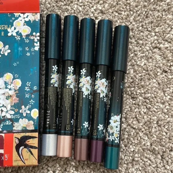 CLÉ DE PEAU BEAUTÉ EYE COLOR PENCILS, 5 eyeliner set, Christmas special set